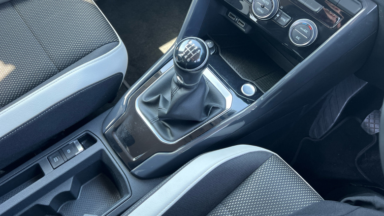 Volkswagen T-Roc 1.5 TSI EVO SEL 5dr Petrol Hatchback